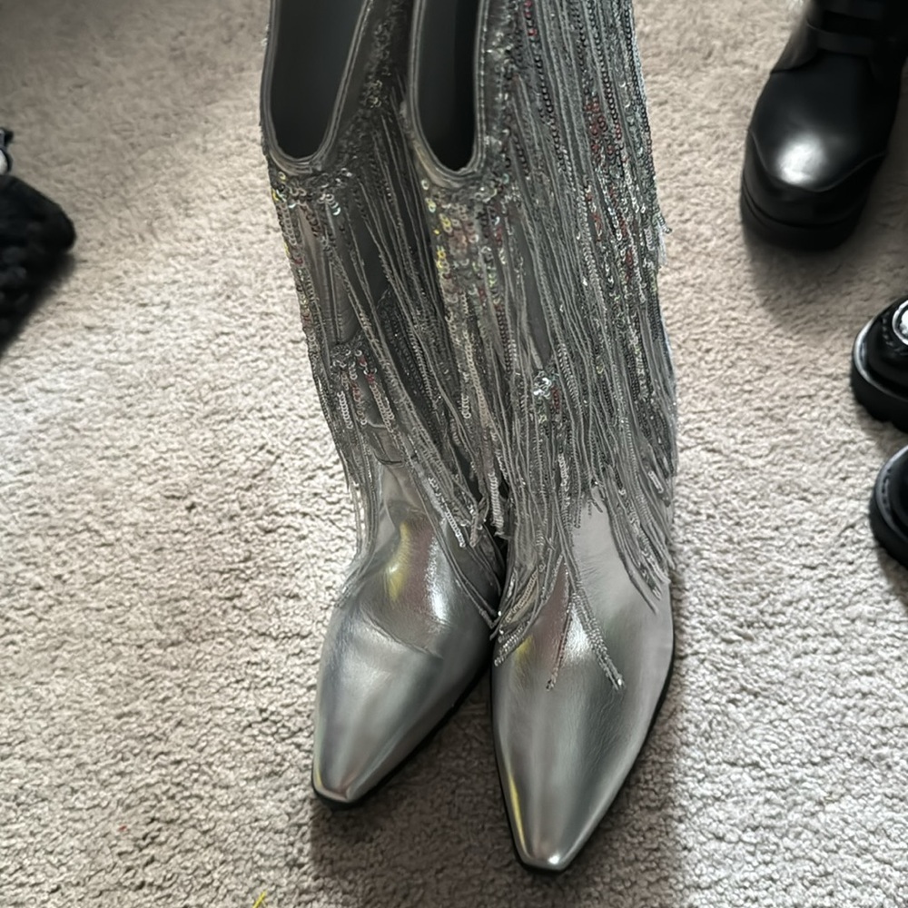 *NEW* TAYLOR SWIFT INSPIRED SILVER SEQUIN FRINGED COWBOY BOOTS 9.5 - Picture 8 of 9